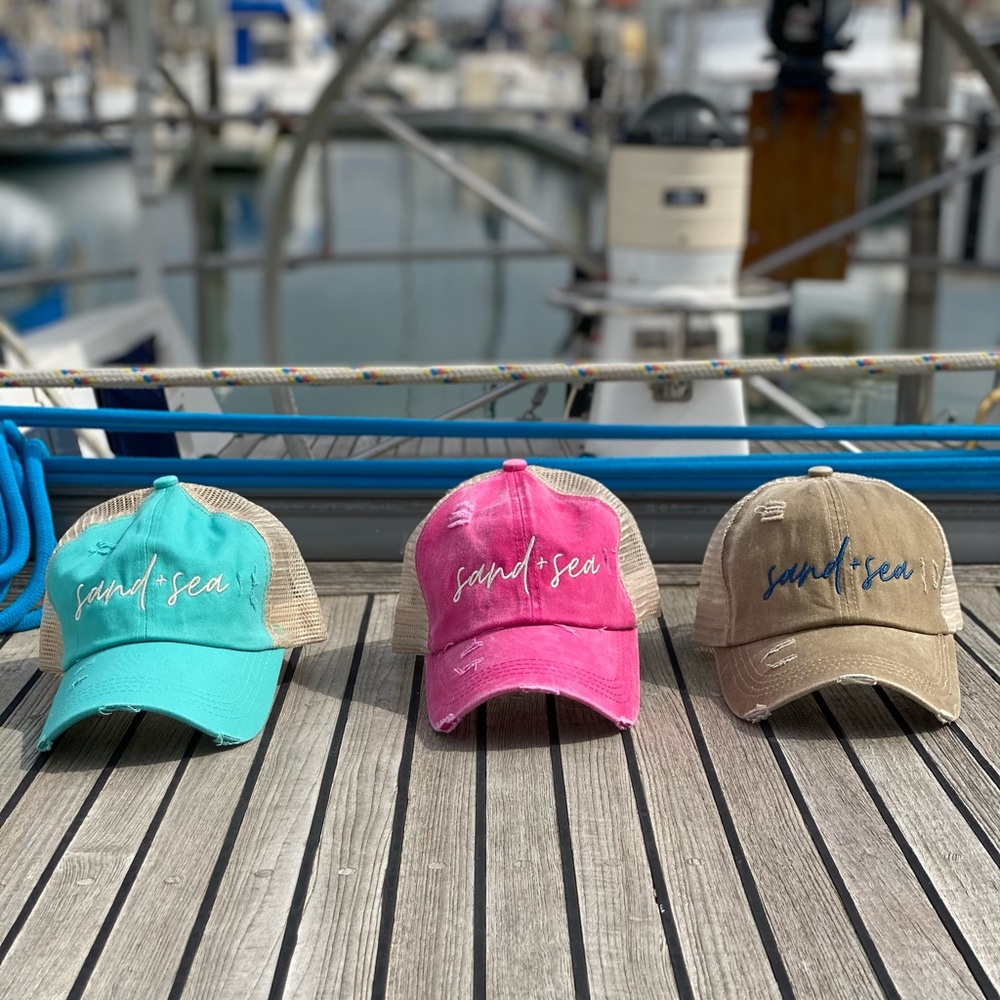 Women’s Distress Ponytail Ball Cap